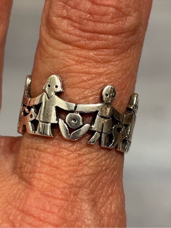 James Avery Jewelry - James Avery Silver Family Link Ring